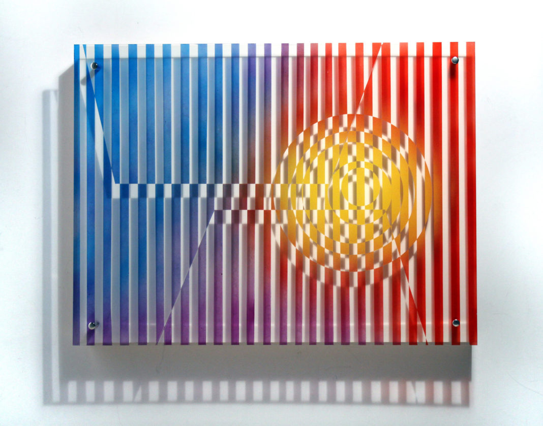 Chromospheres 1618, 2015, spray de esmalte sobre plexiglás, 45,72 x 60,96 cm. Fotografía: ©Rick Wells.